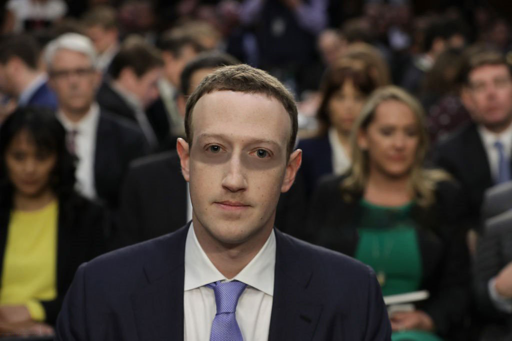 Ảnh chế chủ tịch Facebook mắt thâm quầng