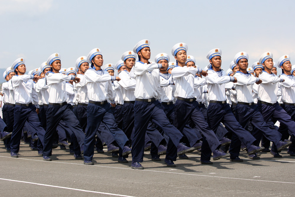 Hình ảnh chú bộ đội hải quân diễu hành đẹp