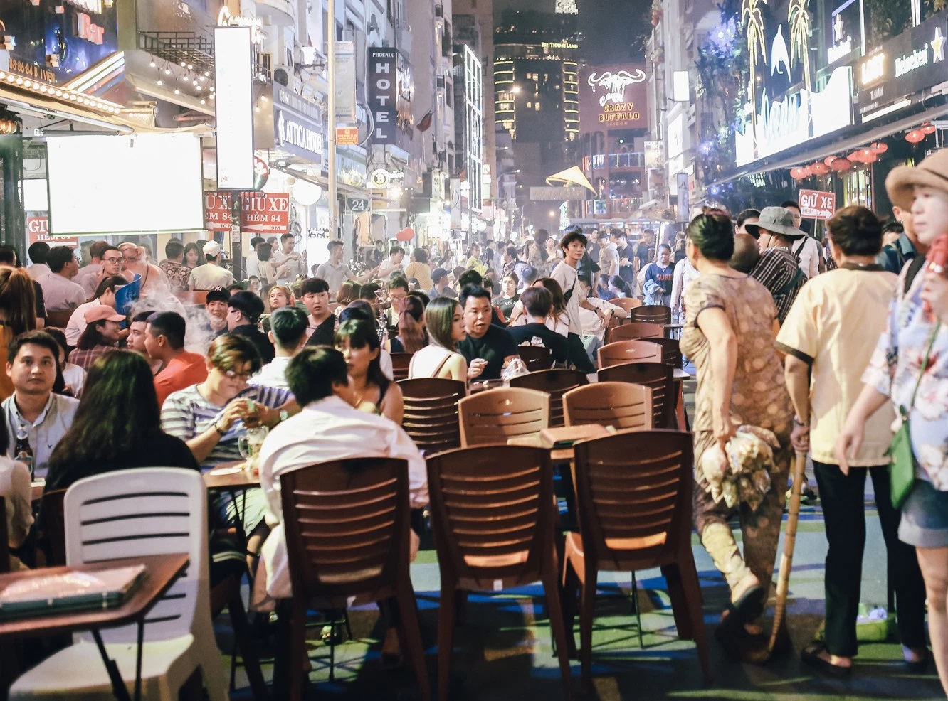 Hình ảnh Thành phố Hồ Chí Minh đông vui, náo nhiệt