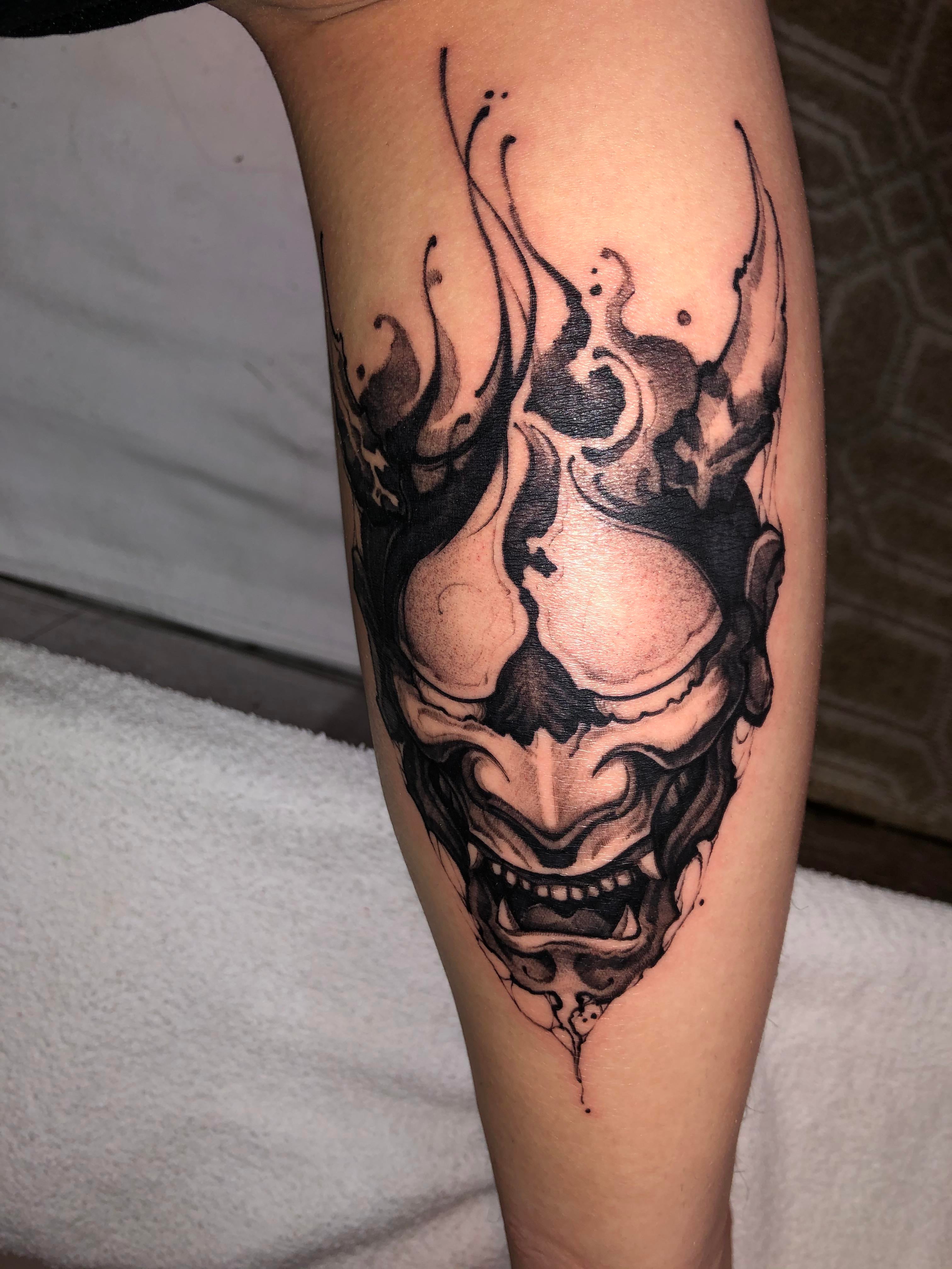 Hình tattoo mặt quỷ đẹp trắng đen
