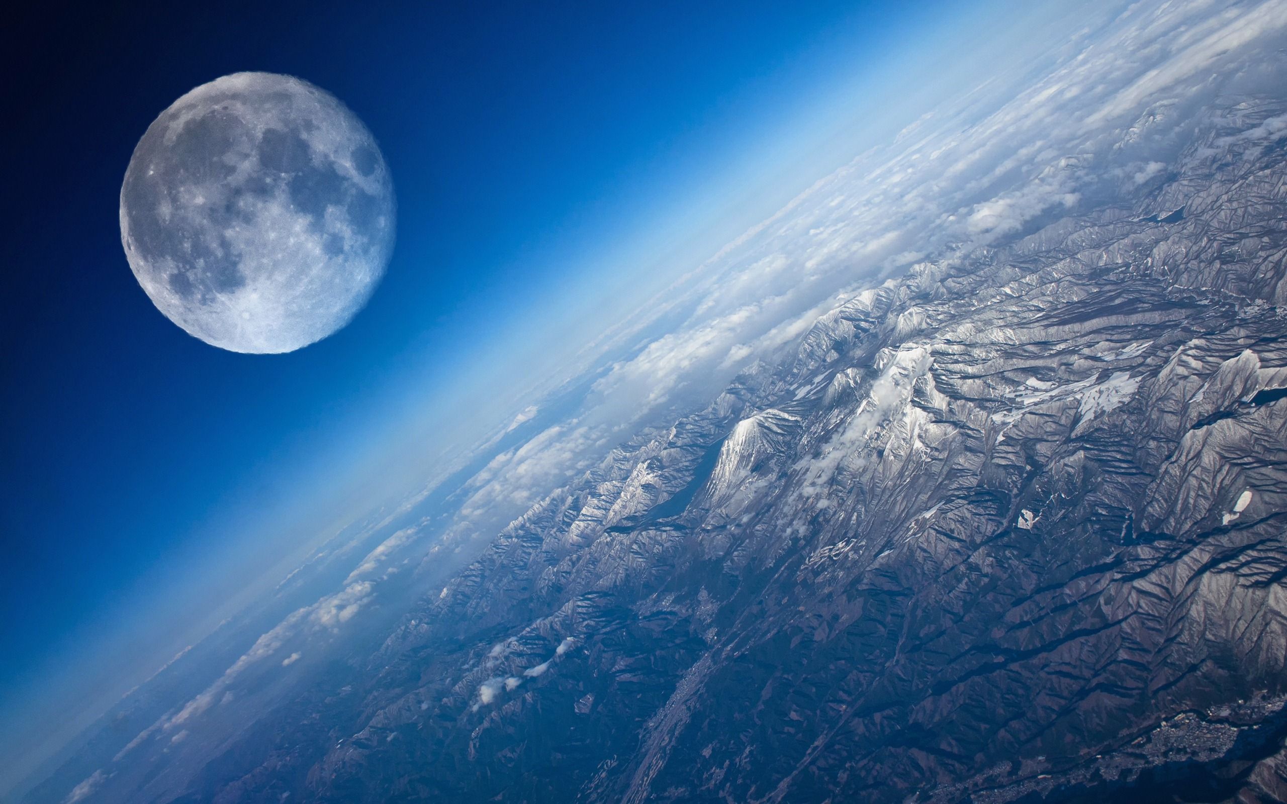 Ảnh nền mặt trăng xanh trên Trái Đất