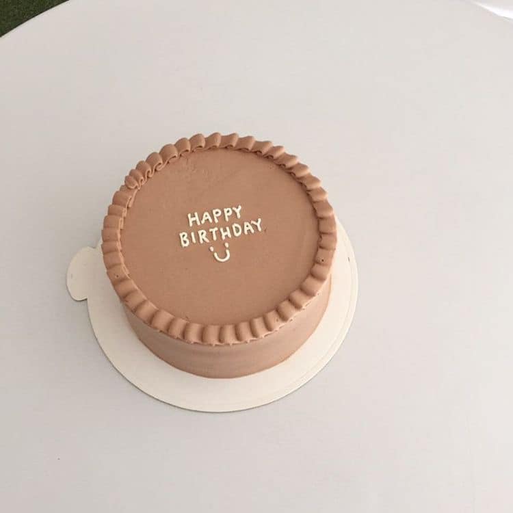 Mẫu bánh kem sinh nhật nhỏ đơn giản