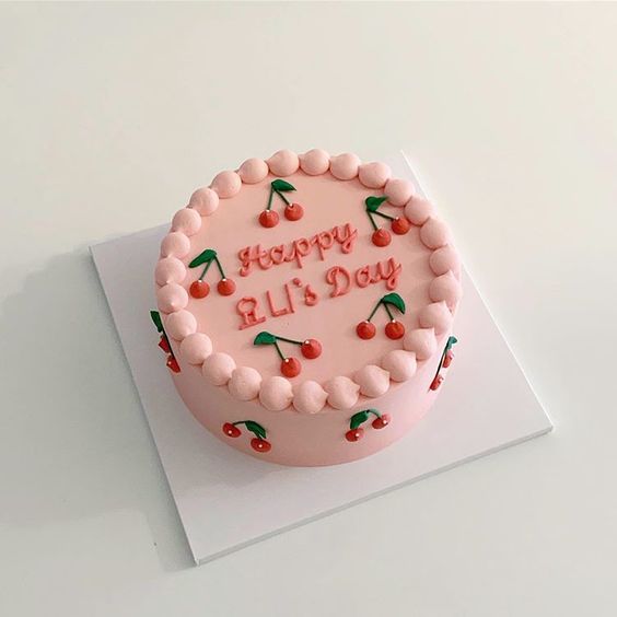 Bánh kem sinh nhật màu trắng và họa tiết những bó hoa hồng nhỏ đáng yêu -  Bánh Thiên Thần : Chuyên nhận đặt bánh sinh nhật theo mẫu