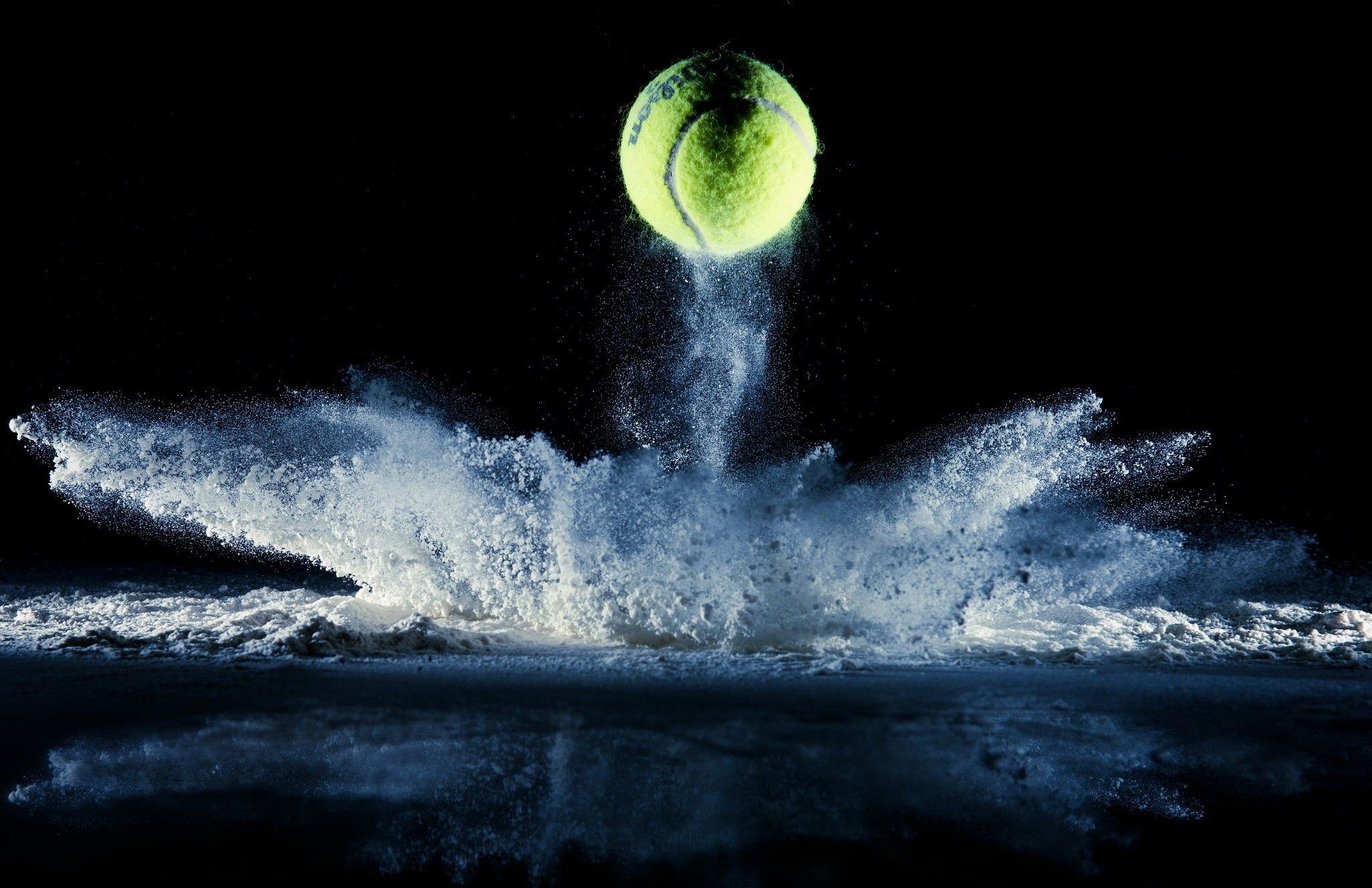 Background bóng Tennis trong nước