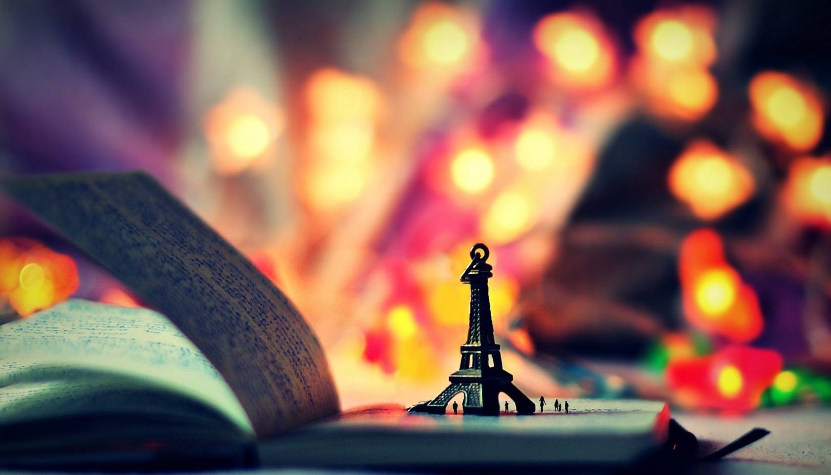 Background mô hình tháp Eiffel đẹp nhất