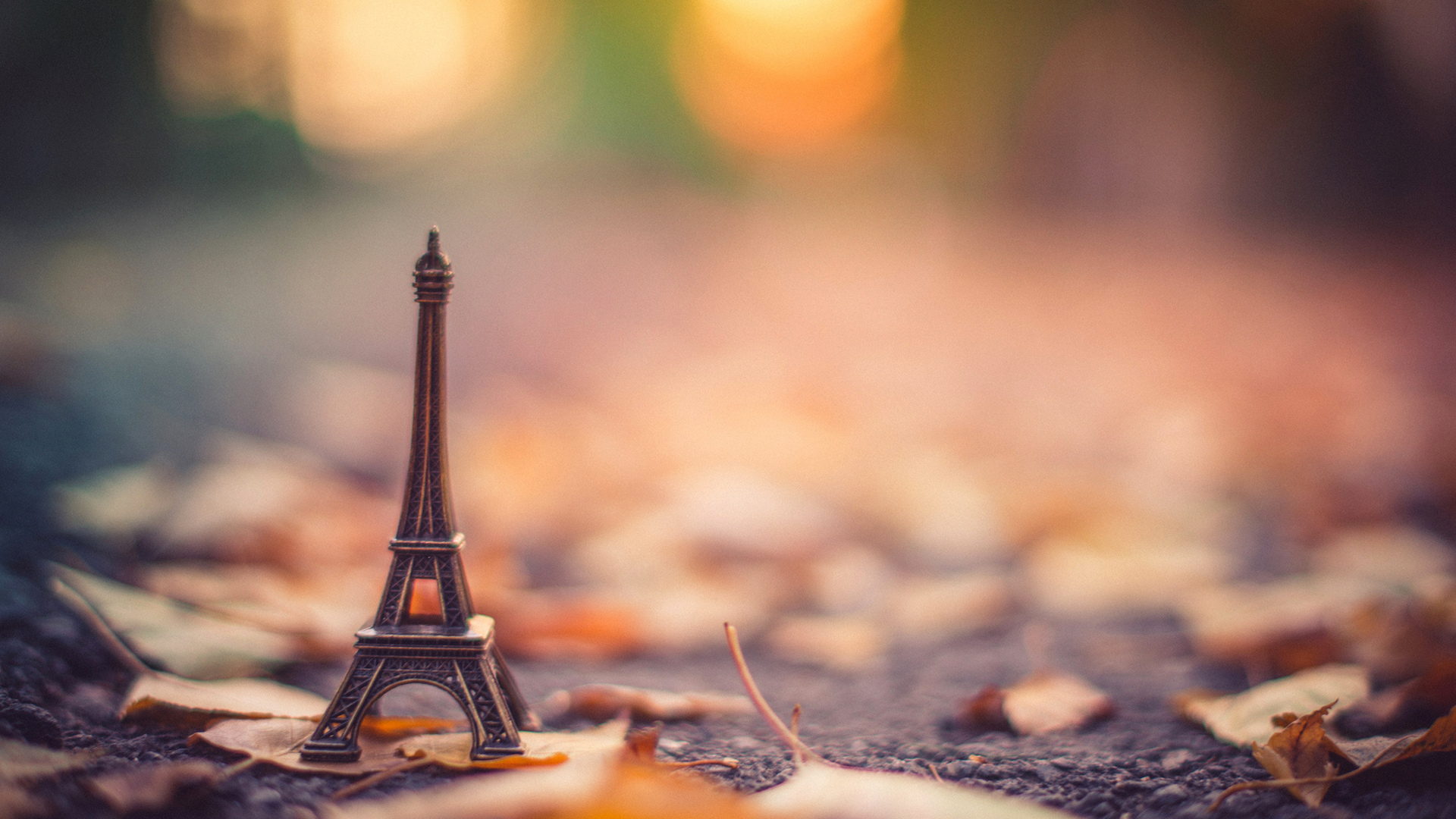 Background mô hình tháp Eiffel đẹp