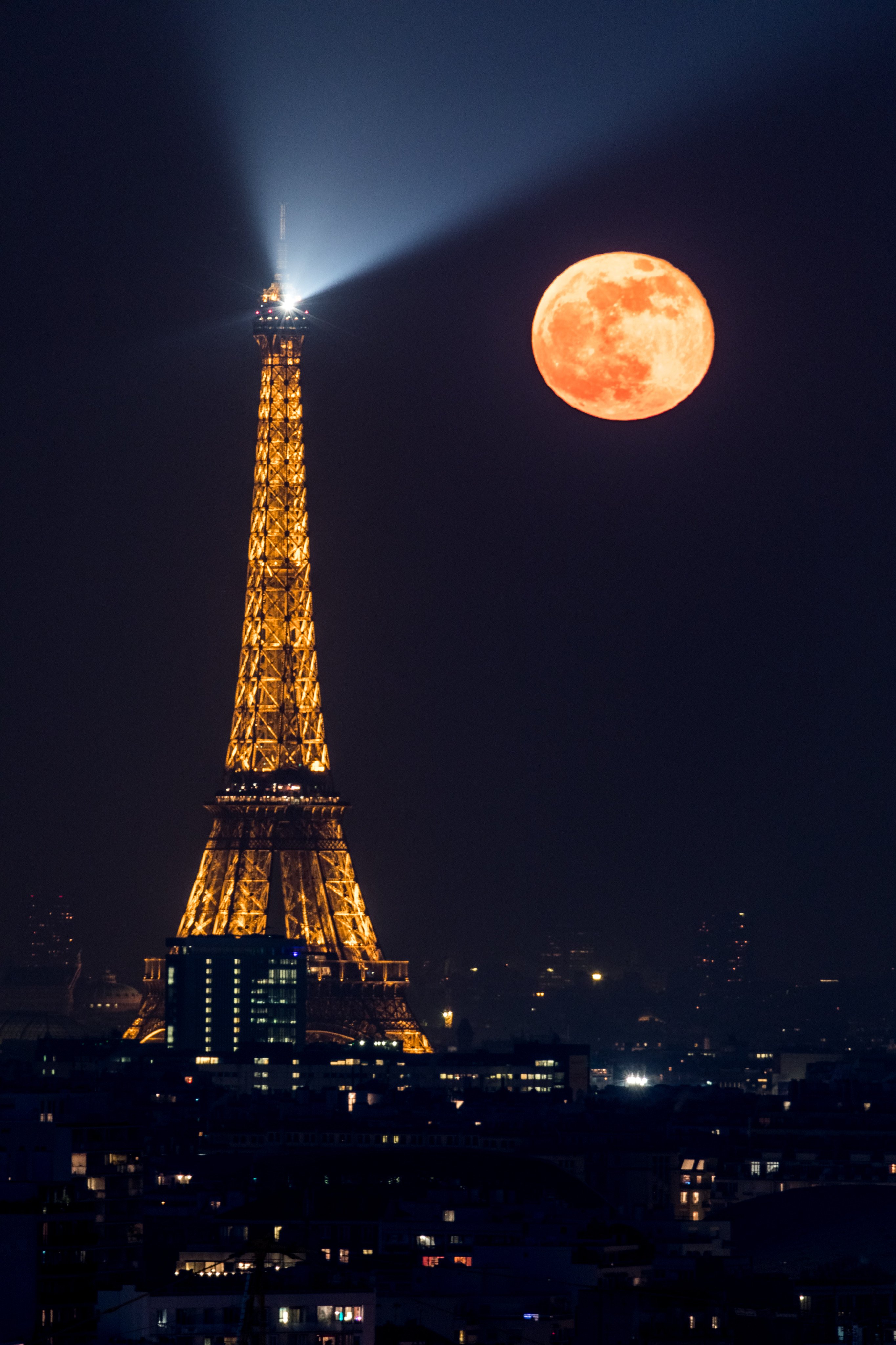 Background tháp Eiffel trăng Rằm
