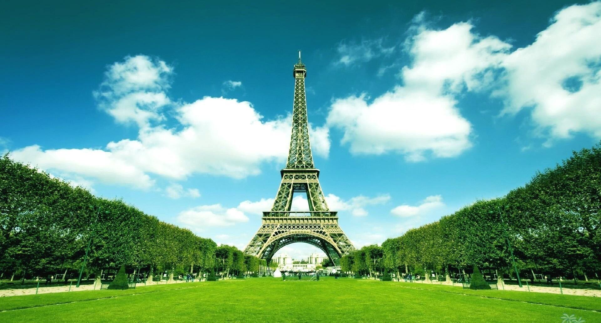 Background trời xanh tháp Eiffel