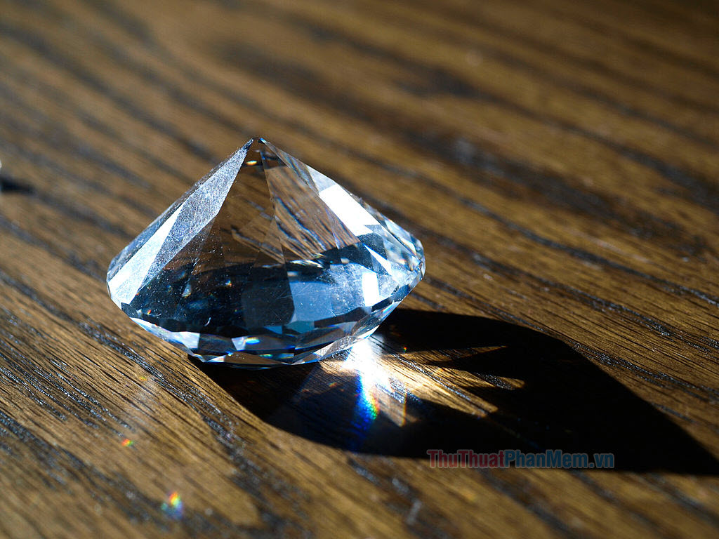 Kim cương bản chất là kim loại hiếm hay là đá quý