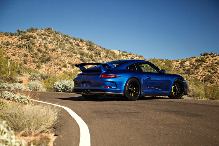 Hình nền đẹp chất lượng cao cho iPhone chủ đề xe Porsche 911