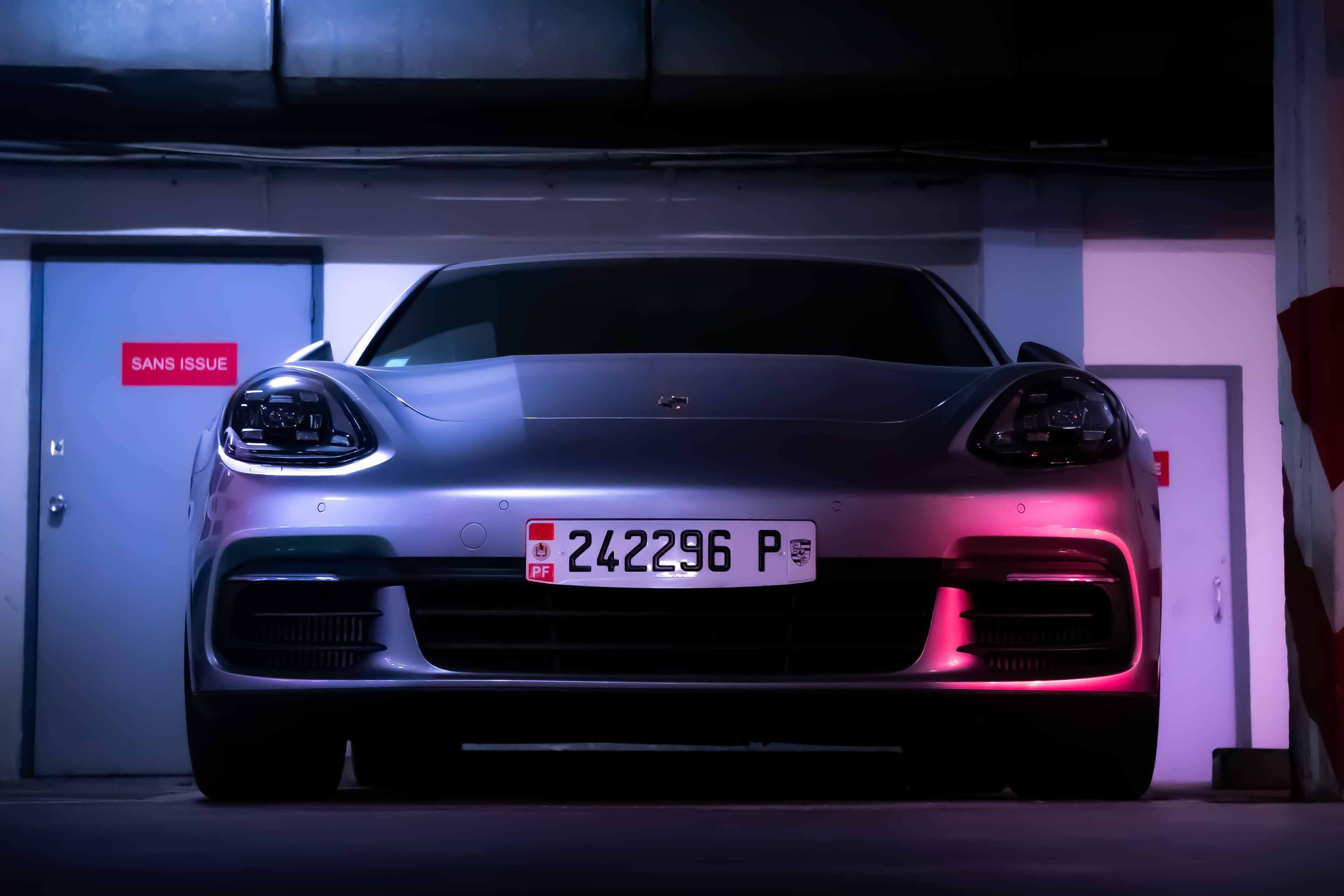 Hình đuôi siêu xe Porsche cực đẹp
