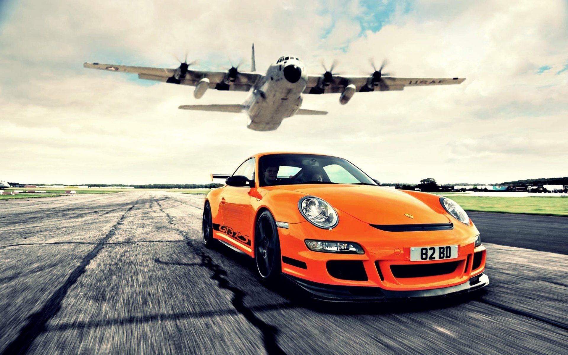 Hình nền xe Porsche 911 màu cam