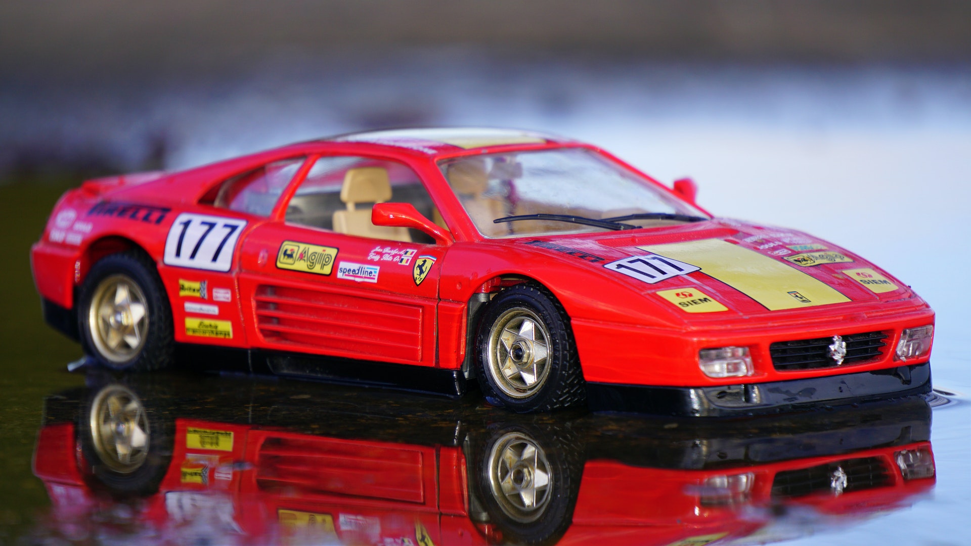 Xe Ferrari đồ chơi siêu đáng yêu