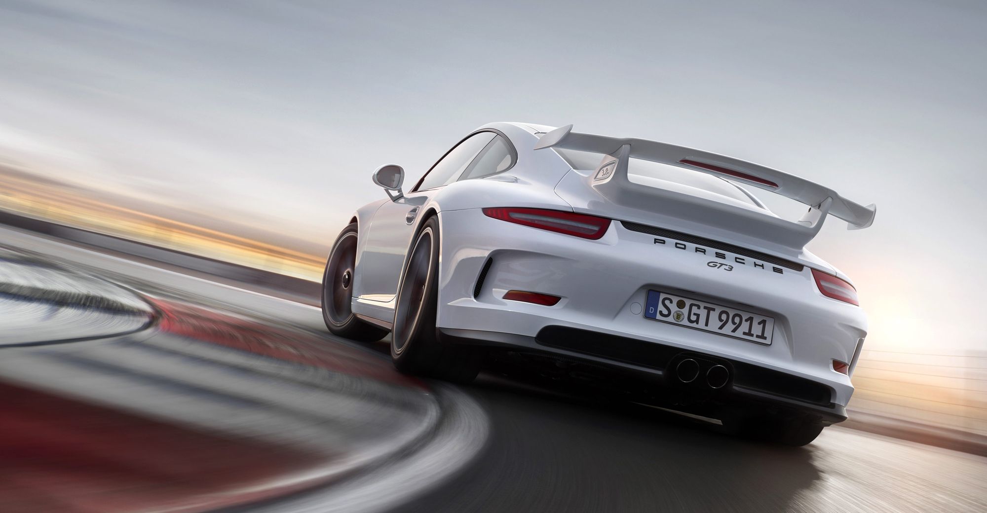 Xe Porsche GT3 trắng cực chất