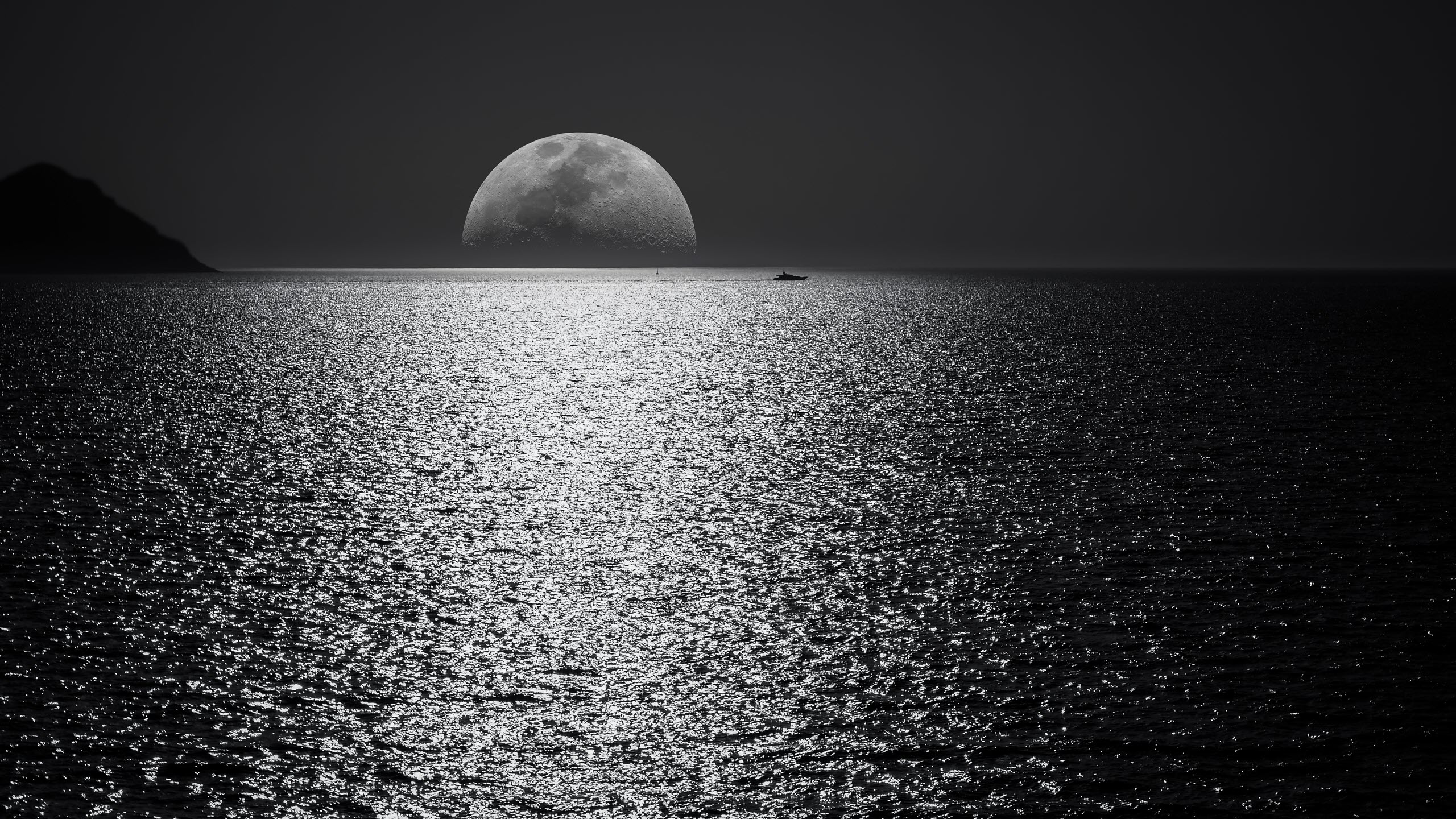 Hình ảnh mặt trăng tròn trắng đen