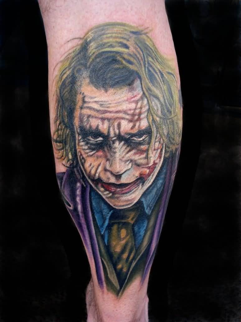 Hình xăm Joker nhỏ ở bắp chân