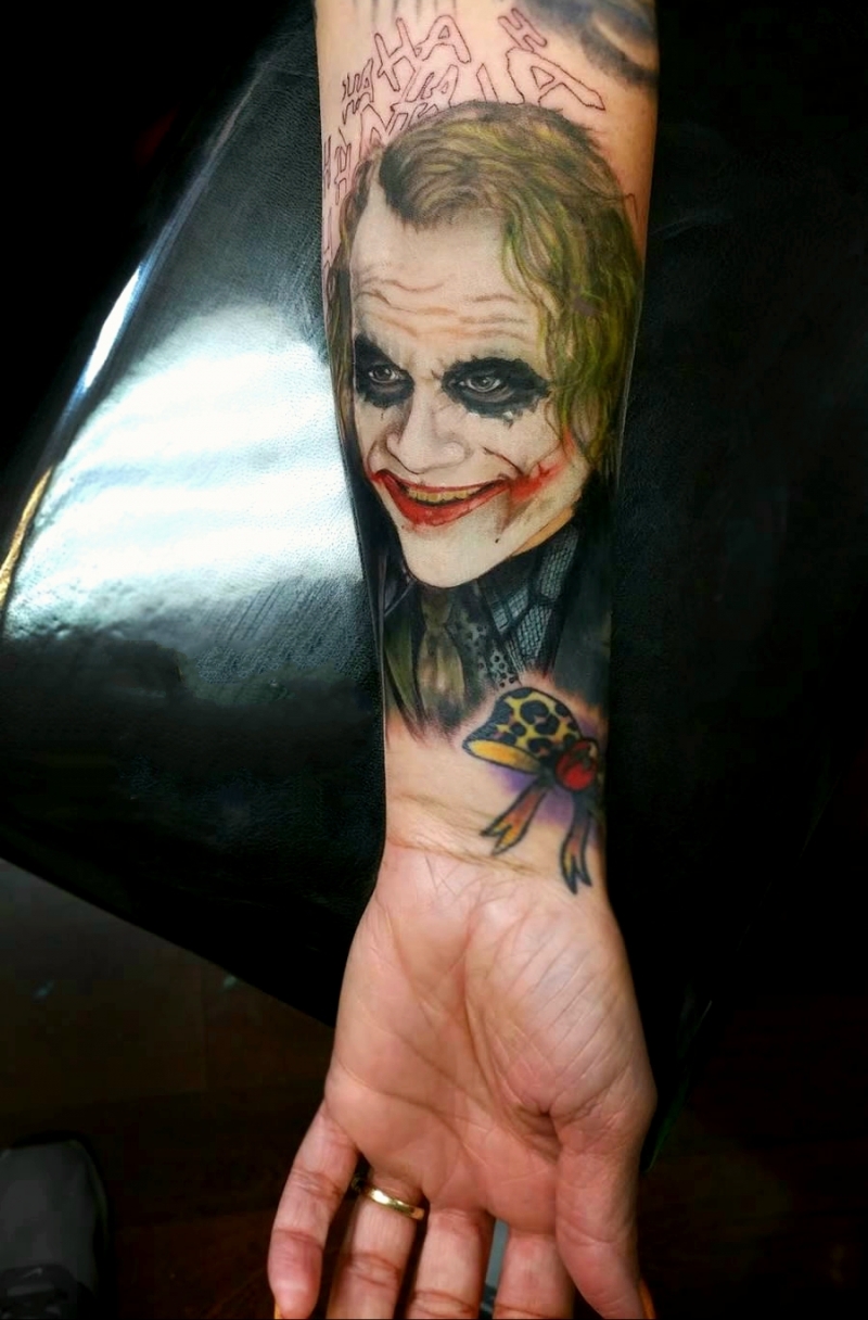 Hình xăm Joker nhỏ