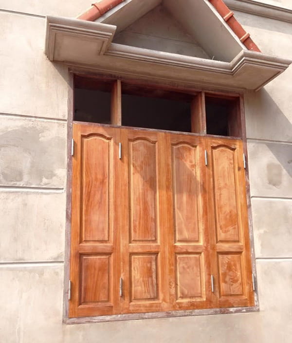 Mẫu cửa sổ gỗ tự nhiên 4 cánh