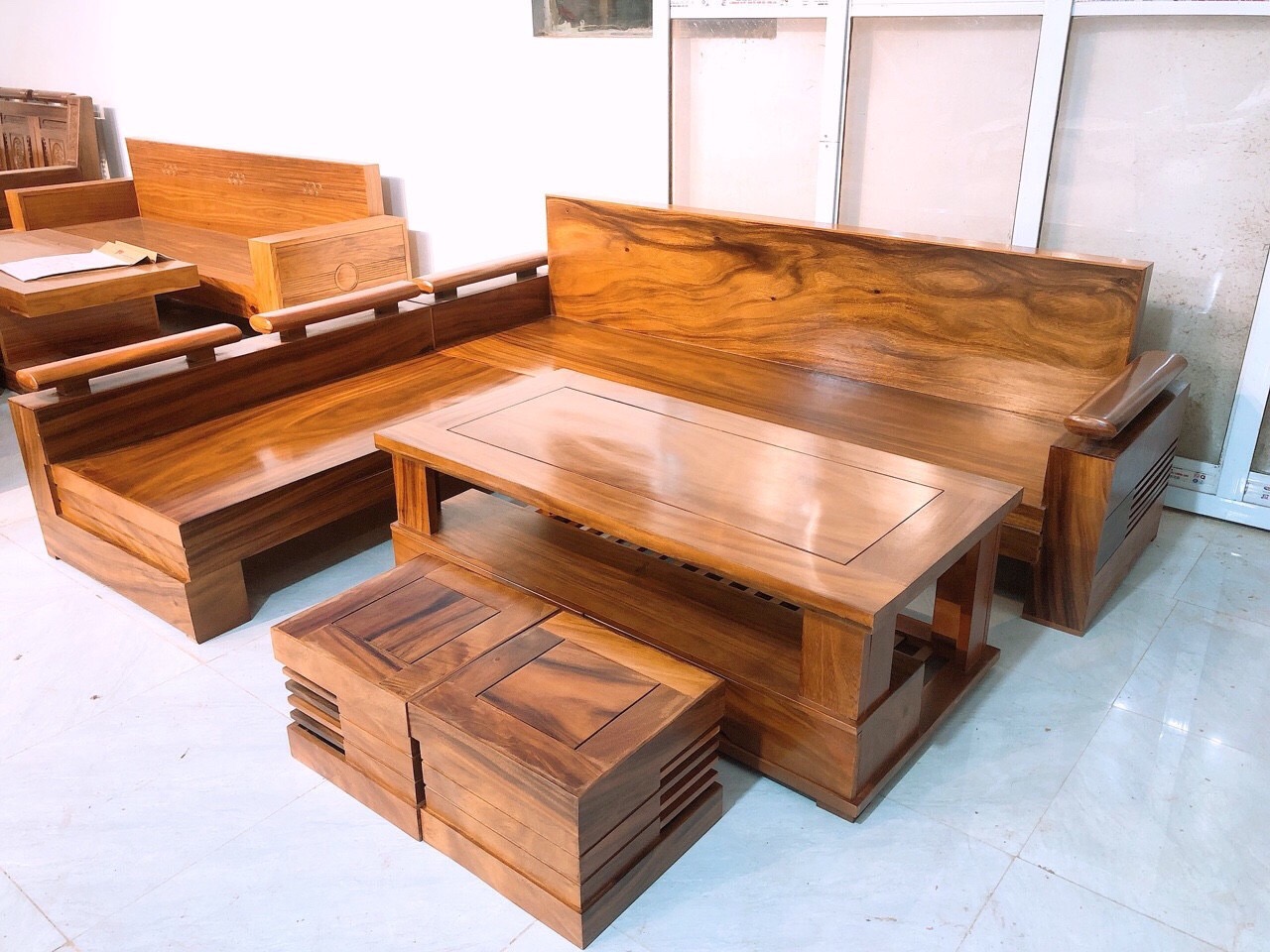 Bộ bàn ghế gỗ phòng khách hiện đại