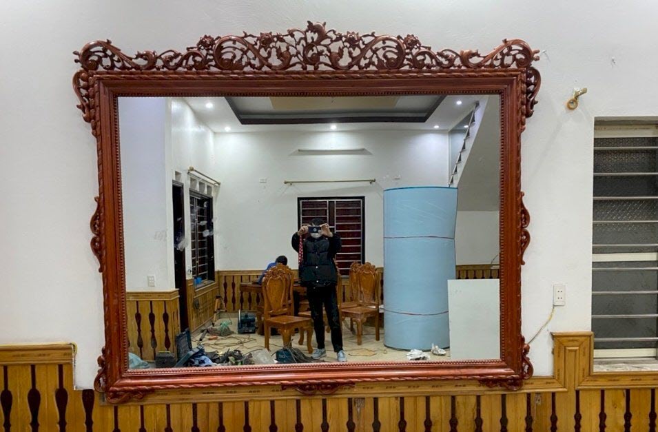 Khung gương gỗ gụ đẹp