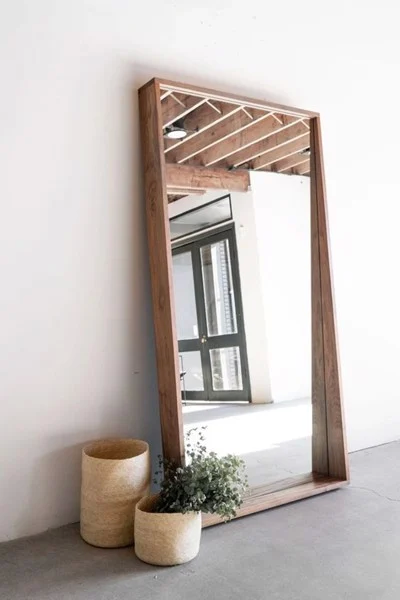 Khung gương gỗ hiện đại
