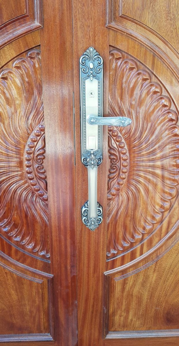 Mẫu khóa cửa gỗ dài đẹp