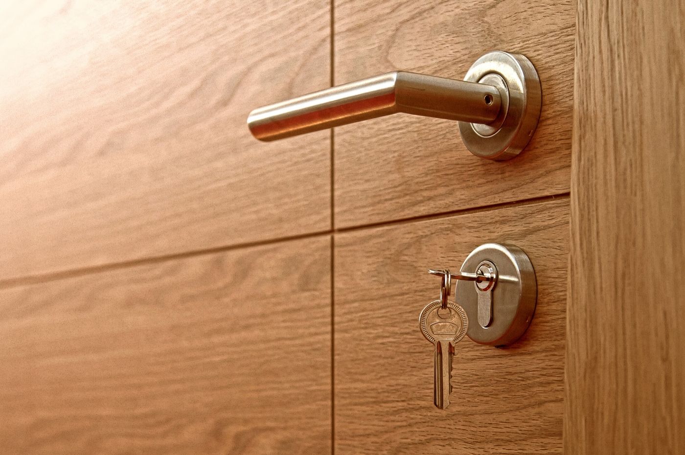 Mẫu khóa cửa gỗ đơn giản