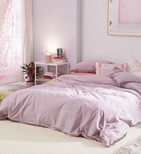 Mẫu phòng ngủ trang trí màu hồng đơn giản