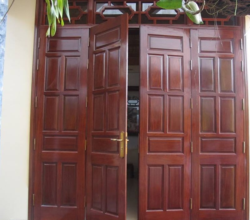 Mẫu cửa bằng gỗ đẹp 4 cánh
