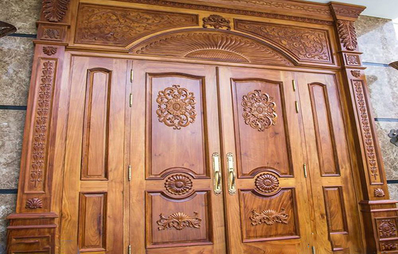 Mẫu cửa gỗ đặc 4 cánh tân cổ điển