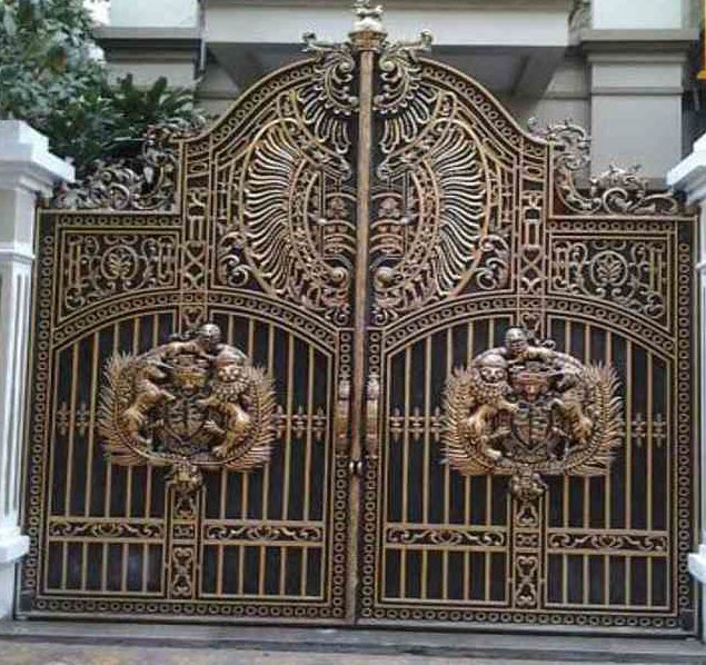 Mẫu cổng nhà bằng đồng đẹp