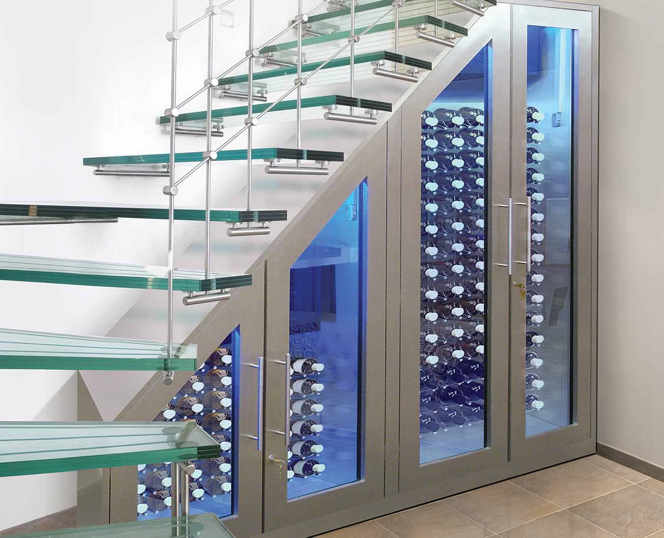 Tủ rượu gầm cầu thang bằng kính cao cấp