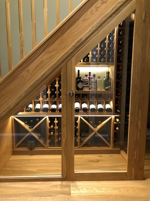 Tủ rượu gầm cầu thang gỗ cao cấp đẹp