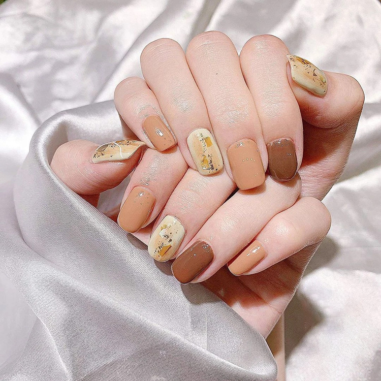 Mẫu nail Hàn Quốc màu nâu sữa