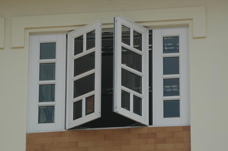 Mẫu cửa sổ ô vuông 4 cánh