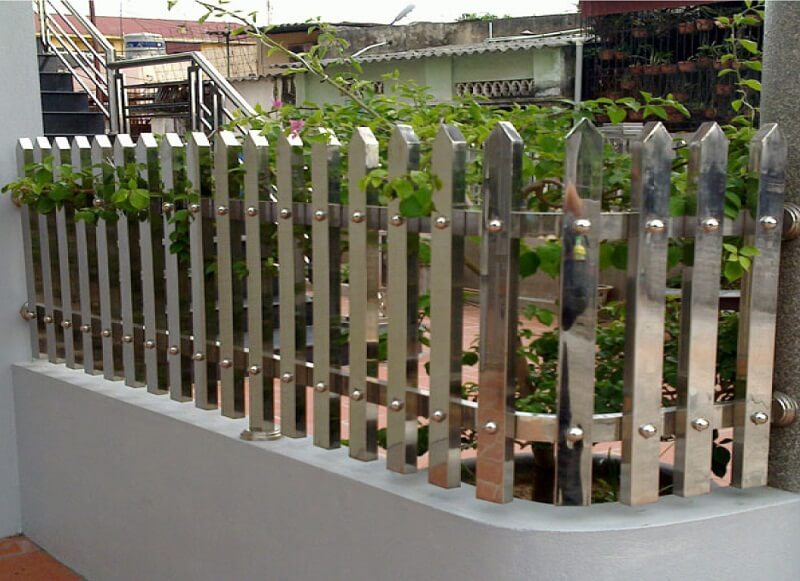 Mẫu hàng rào nhà ở inox