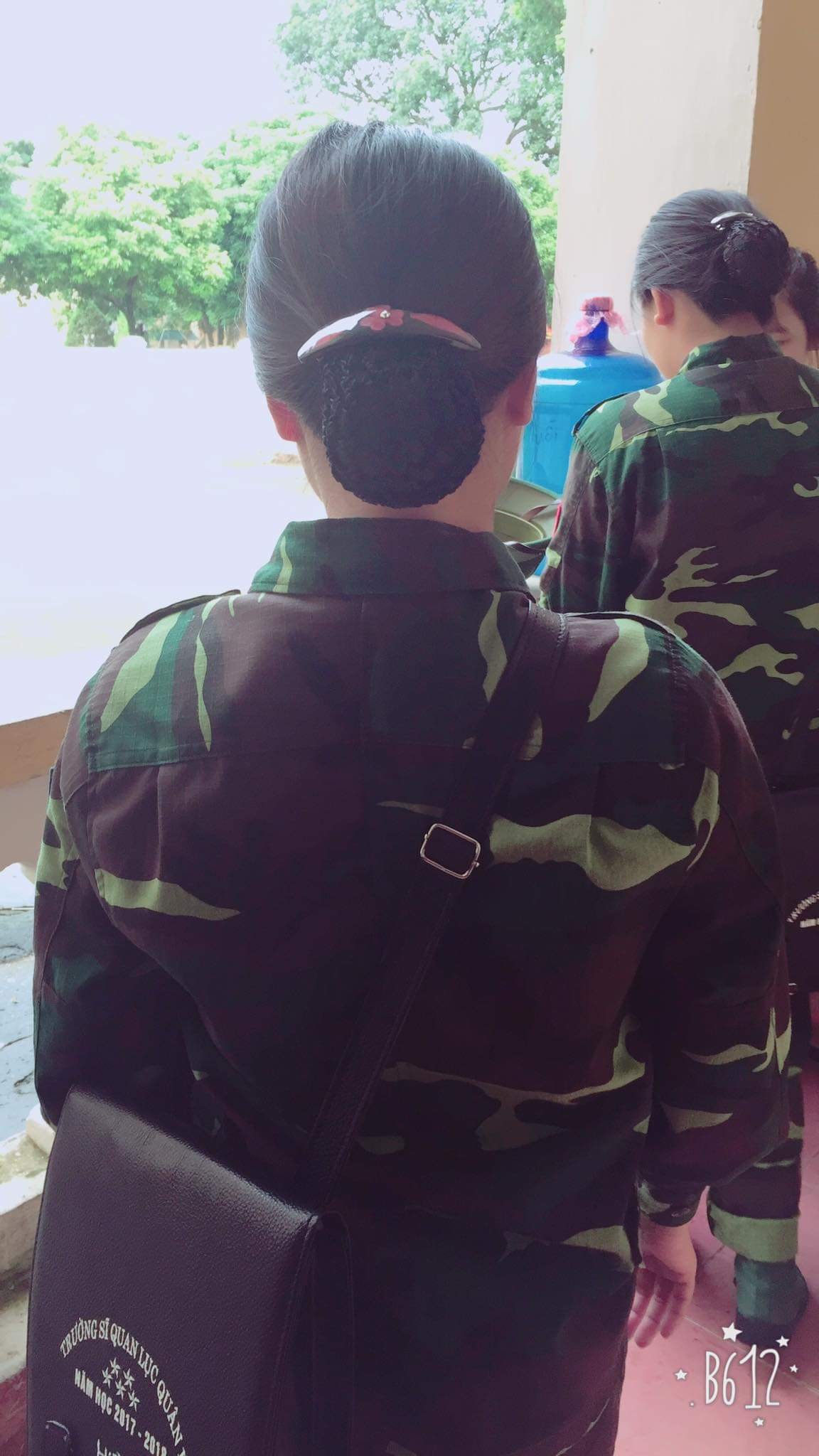 Mẫu tóc quân đội cho nữ