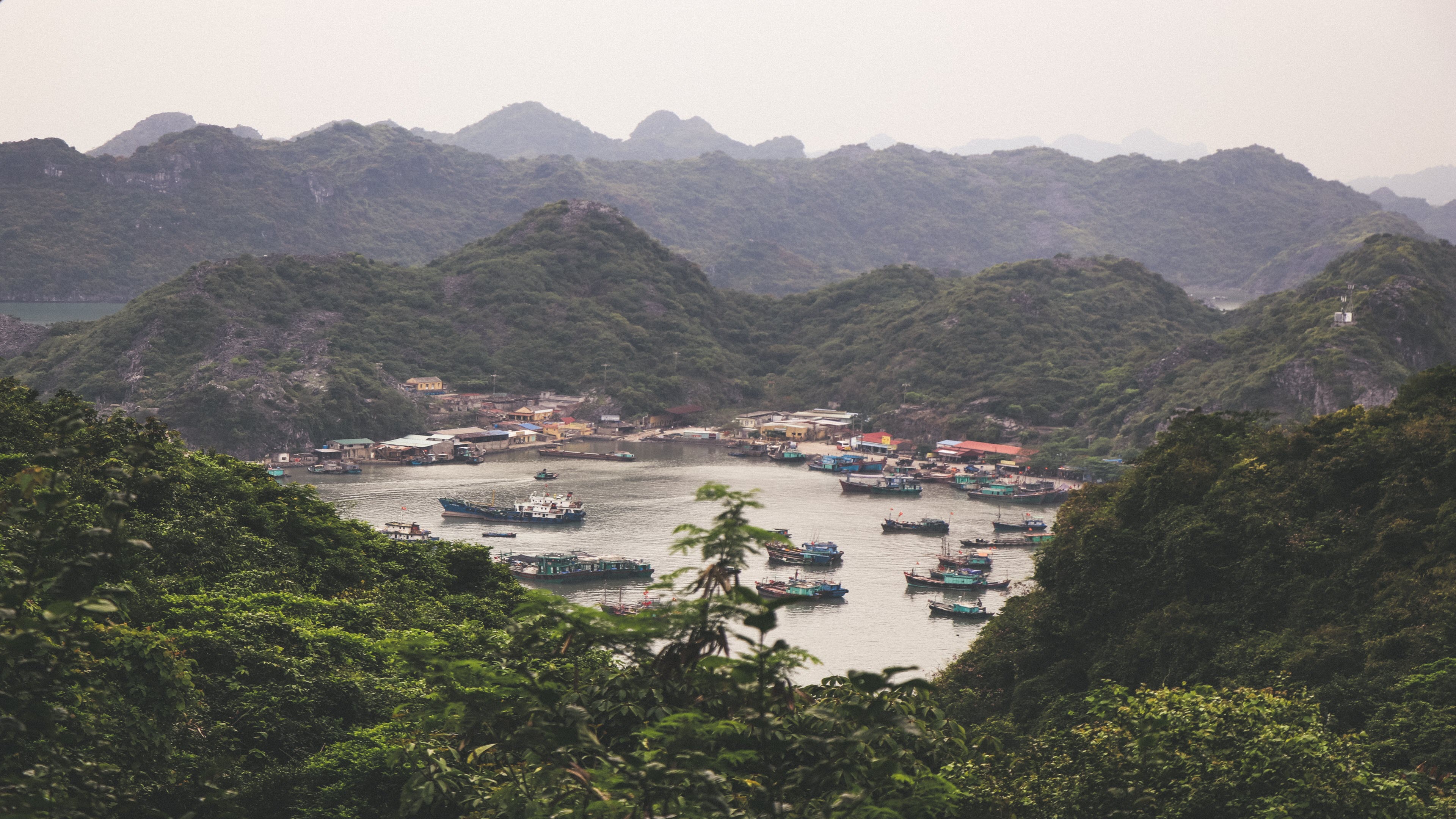 Hình nền hồ nước Việt Nam 4K