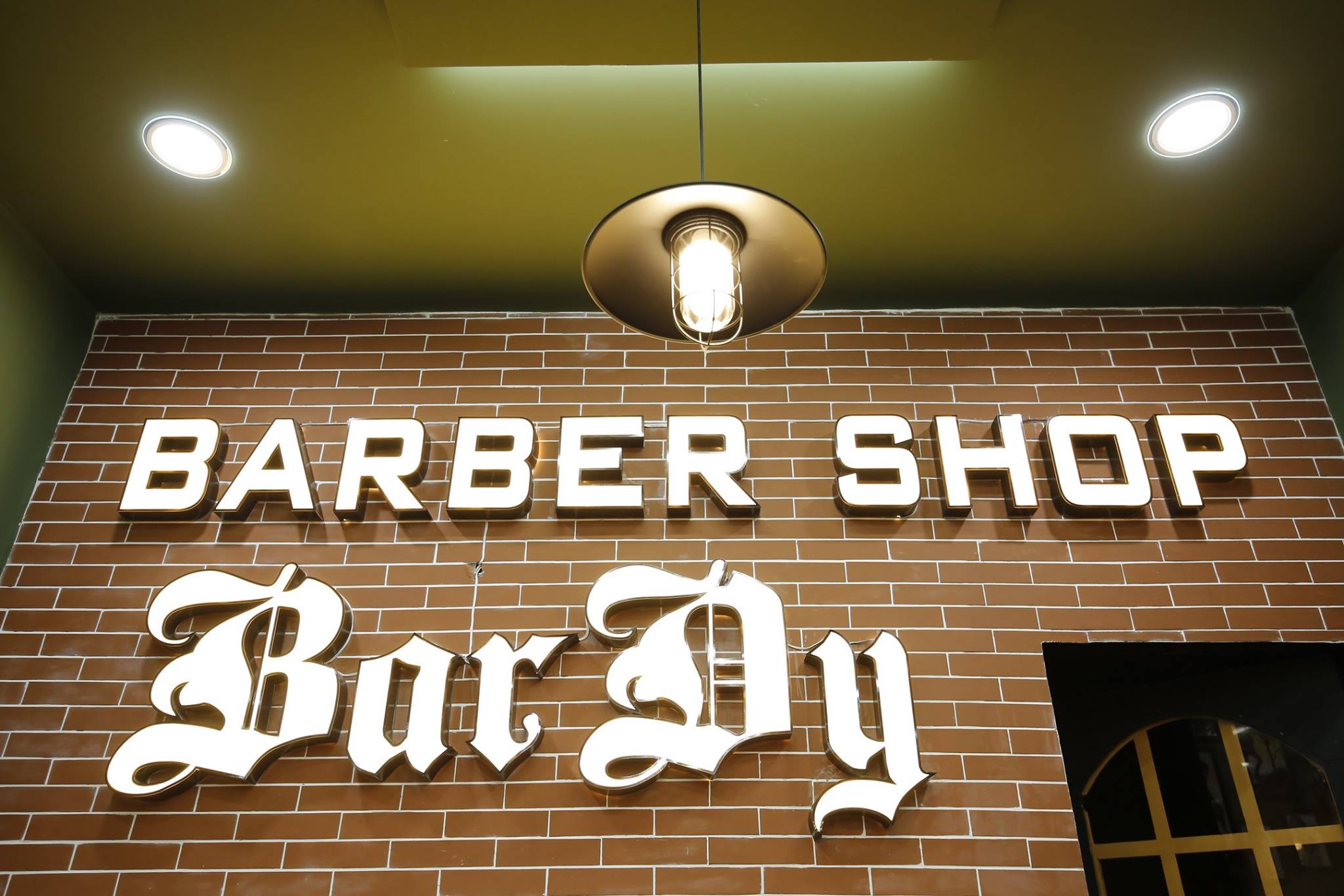 Tổng hợp mẫu bảng hiệu cửa hàng Barber Shop đẹp