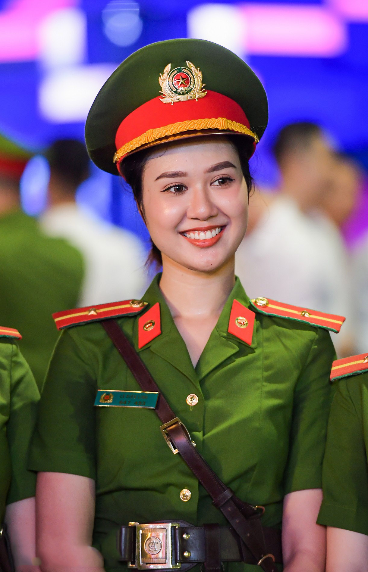 Hình nền nữ công an nhân dân Việt Nam