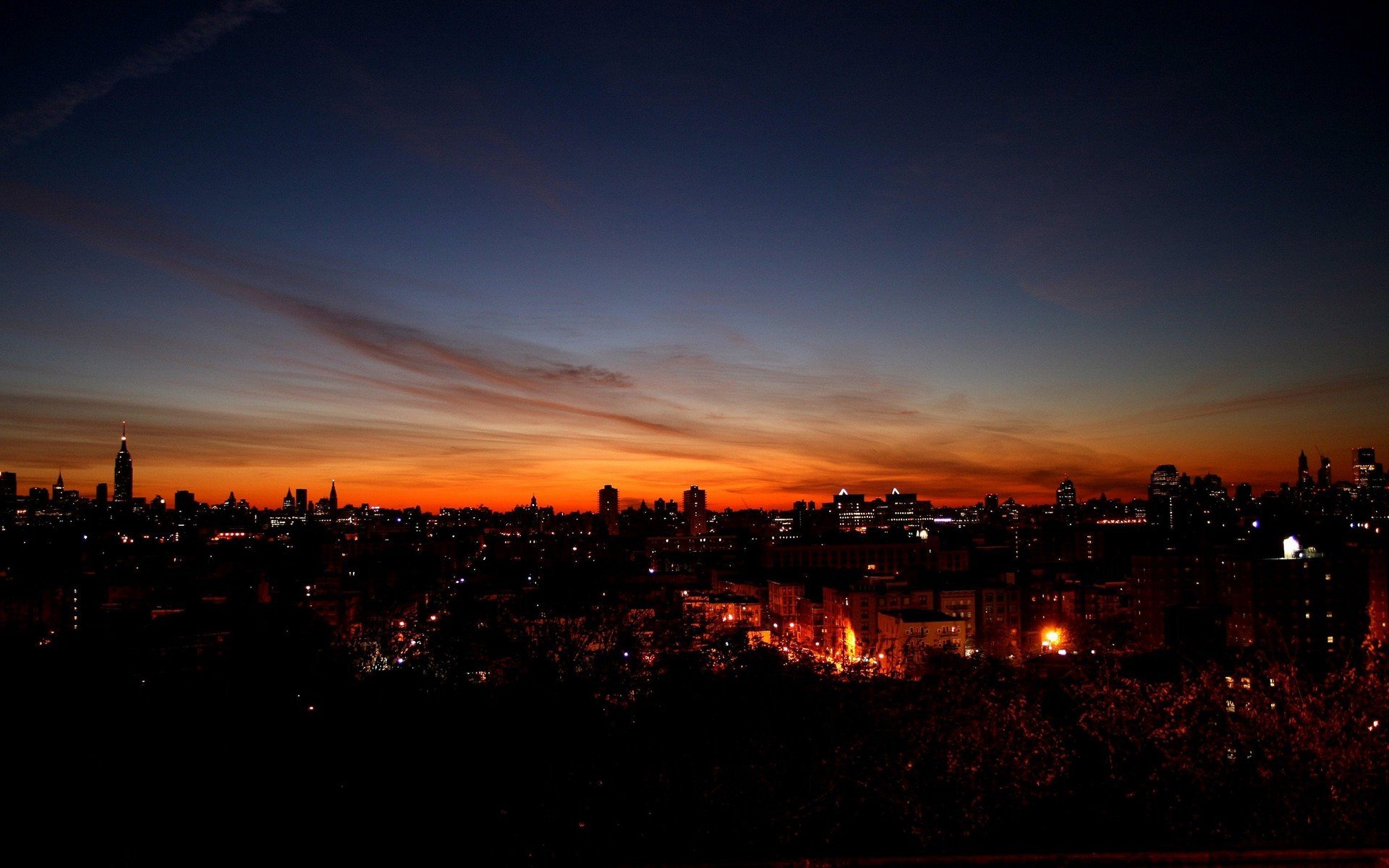 Hình ảnh thành phố về đêm