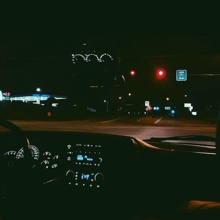 Hình ảnh lái xe ô tô đêm đẹp nhất
