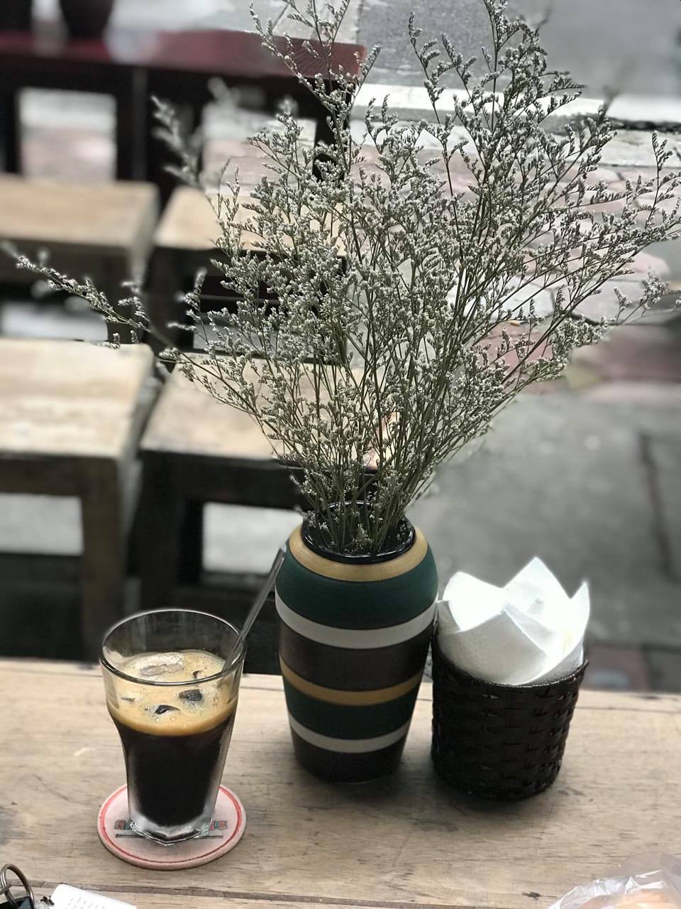 Hình hình họa ly cafe đen sì đá tuyệt đẹp